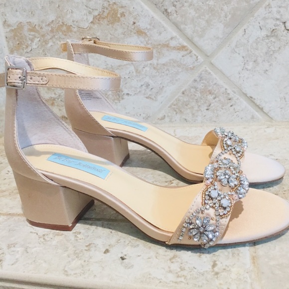 betsey johnson chunky heel